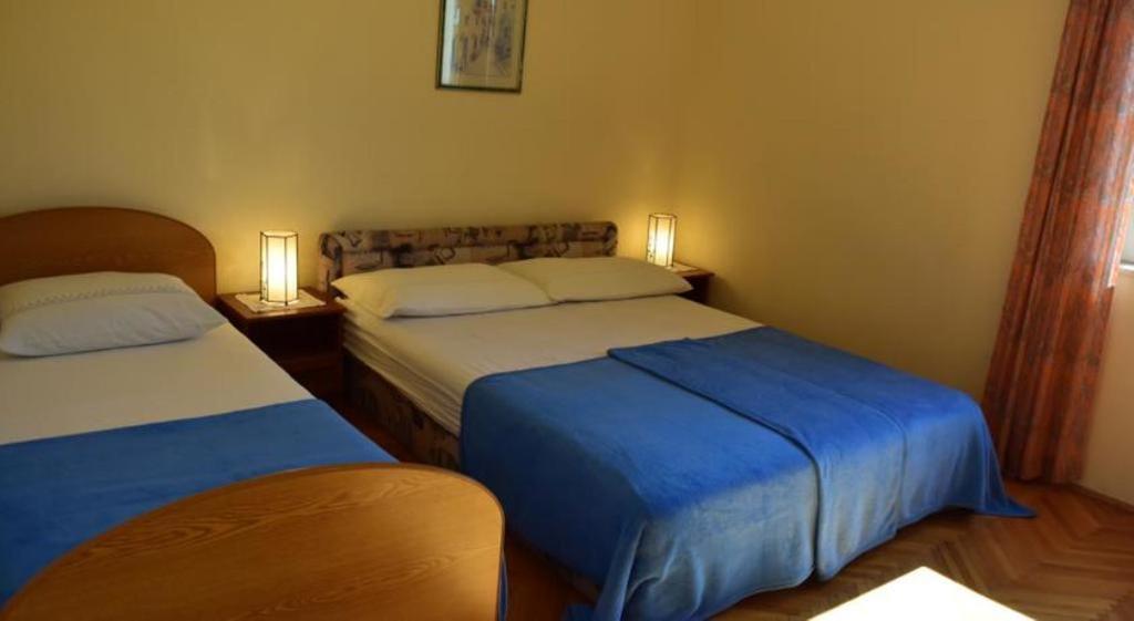 Apartment Julietta Pirovac Bagian luar foto