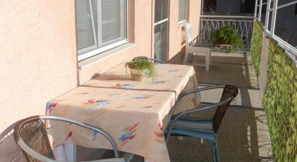 Apartment Julietta Pirovac Bagian luar foto